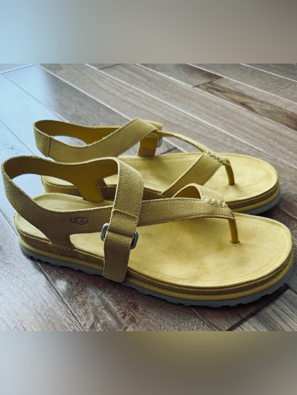 NWOT Ugg Goldengaze suede toe post Wheat Field tan ankle strap sandals 8.5 - Picture 5 of 9